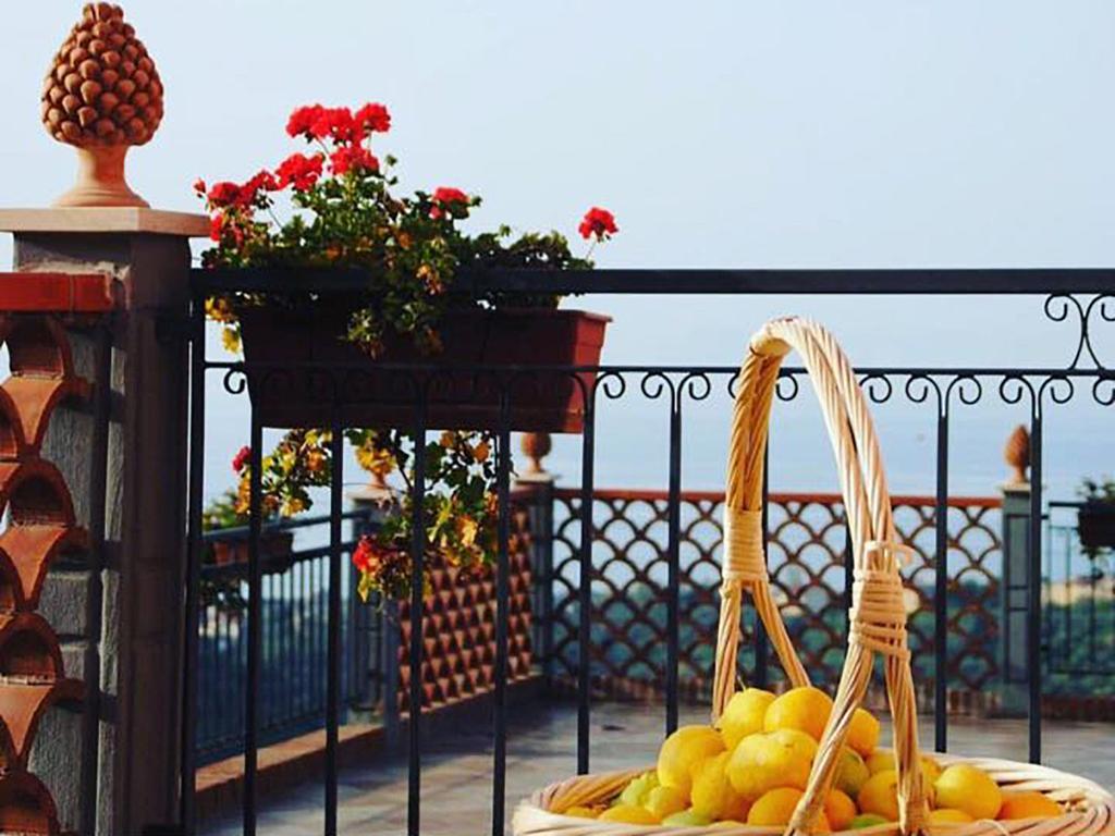 Red Hotel Sant'Elia Сант'Агата-ді-Мілітелло Номер фото